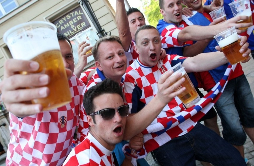 Po Euro znowu nie można pić alkoholu na ulicach Gdańska. Pouczenie czy mandat - decyduje policjant