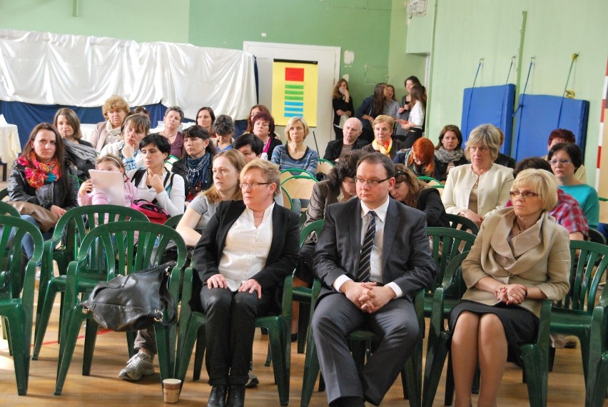 Konferencja dla rodziców i nauczycieli w Gimnazjum nr 1 w...