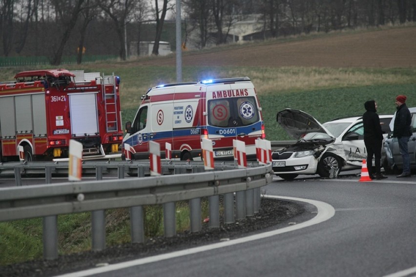 Wypadek na wjeździe na autostradę A4 pod Złotoryją [ZDJĘCIA] 