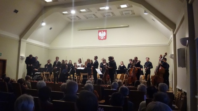 V Dni Polsko-Niemieckie - "Z duchem czasu... mit dem Zeitgeist" zainaugurował w dniu 9 października koncert Polsko-Niemieckiej Orkiestry Młodzieżowej. Wystąpili uczniowie z Frankfurtu nad Odrą i z Zielonej Góry.