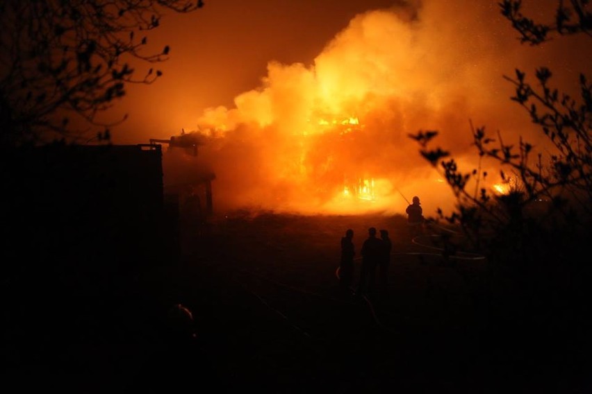 Zdjęcia z nocnego pożaru w Lisewie Malb. publikujemy dzięki...