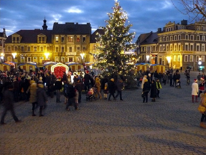 Rynek zapełnił się MOKołajami