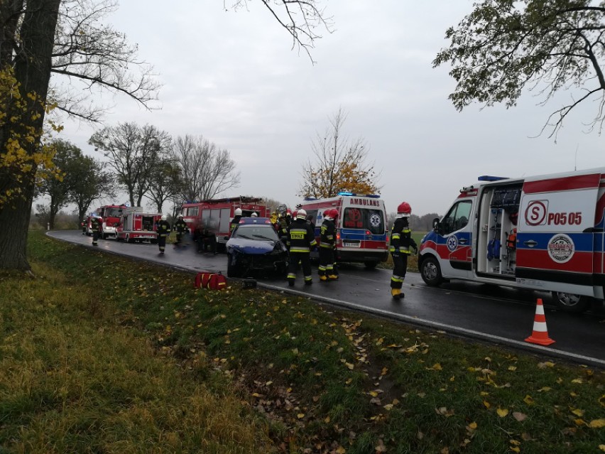 Groźny wypadek w okolicach Jerki. Pięć osób trafiło do szpitali w Kościanie i Śremie ZDJĘCIA 