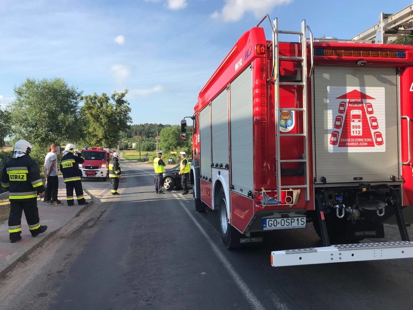 Wypadek w Białkach. Rowerzystka potrącona przez samochód, w akcji helikopter medyczny 