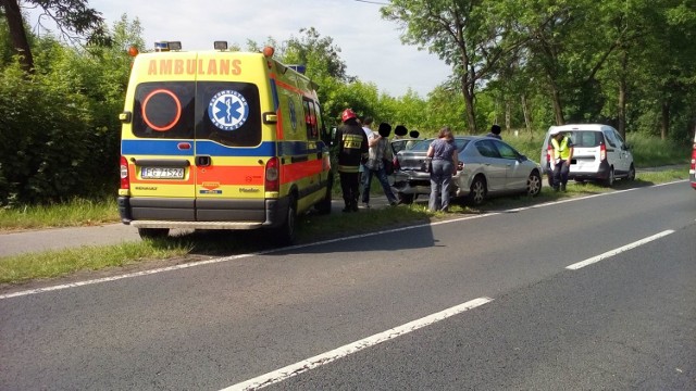We wtorek, 6 czerwca w Motylewie (to miejscowość pod Gorzowem) zderzyły się trzy samochody. Dwie osoby zostały przetransportowane do szpitala na dalsze badania.