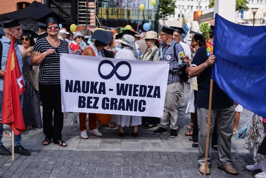 Barwna Parada Seniorów i Seniorek przeszła ulicami Gdańska