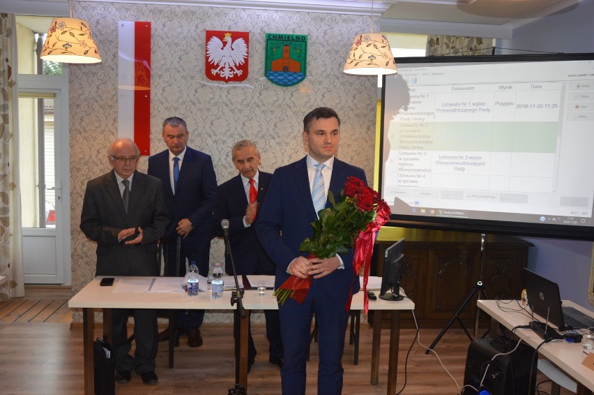 Sesja inauguracyjna Rady Gminy w Chmielnie. Przyjęto ślubowanie nowego wójta - ZDJĘCIA