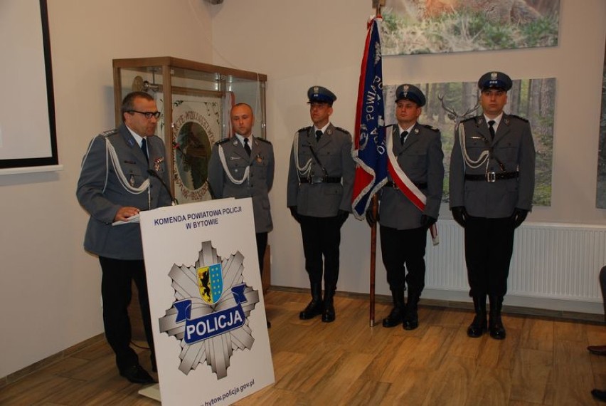 Powiatowe Obchody Święta Policji w Bytowie. Awanse otrzymało ponad 50 funkcjonariuszy [FOTO] 