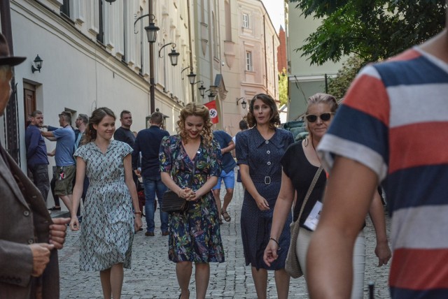 W Lublinie kręcą drugi sezon serialu "Wojenne dziewczyny" (ZDJĘCIA, WIDEO)

W Lublinie trwają zdjęcia do serialu „Wojenne dziewczyny”. Akcja jednego z odcinków będzie bezpośrednio związana z naszym miastem.