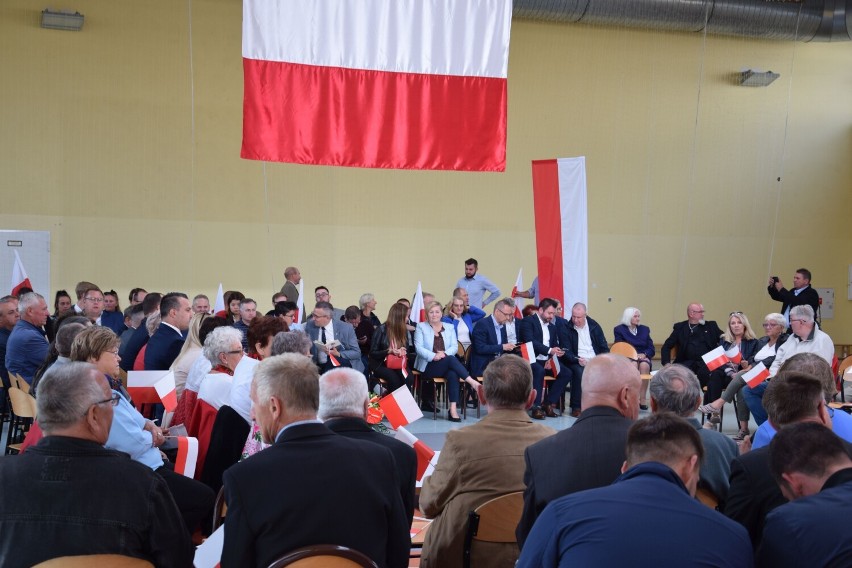 Premier Mateusz Morawiecki z wizytą w Turowie koło Szczecinka [zdjęcia]