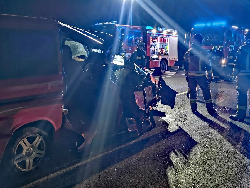 Nocny wypadek na autostradzie A2 pod Nowym Tomyślem