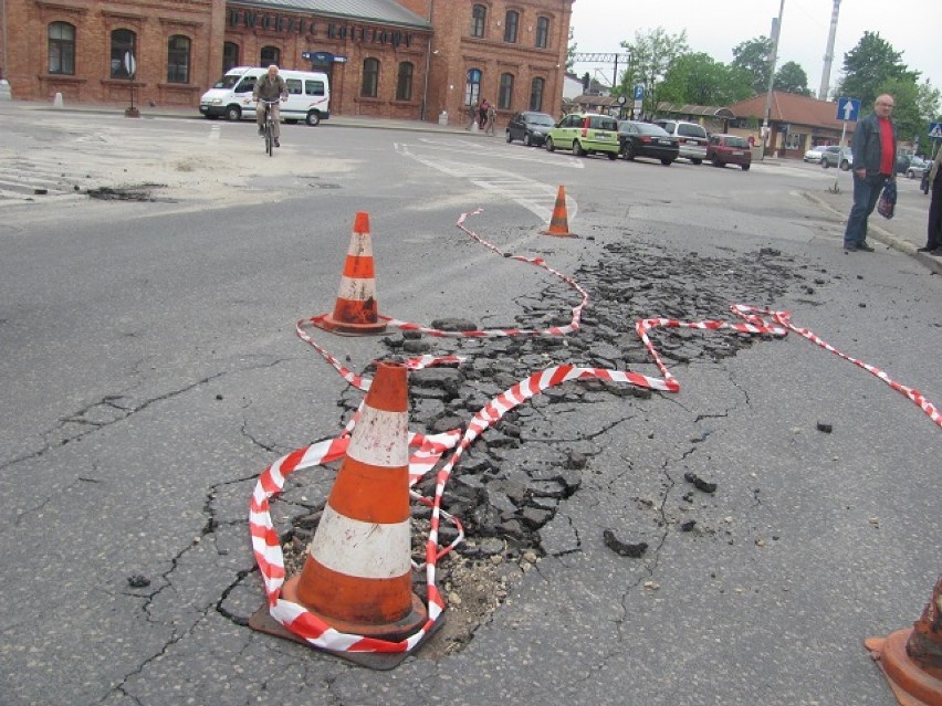 zniszczony asfalt Myszków 2014