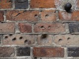 Tajemnicze dziury w ceglanych ścianach wielkopolskich kościołów pobudzają wyobraźnię [ZDJĘCIA]