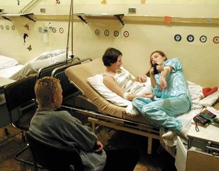 Na szczęście poszkodowane licealistki dość szbko wracają do zdrowia. foto: IRENEUSZ DOROŻAŃSKI