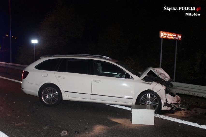 Wypadek w Mikołowie na DK 44 [ZDJĘCIA]. Ranny 31-latek trafił do szpitala