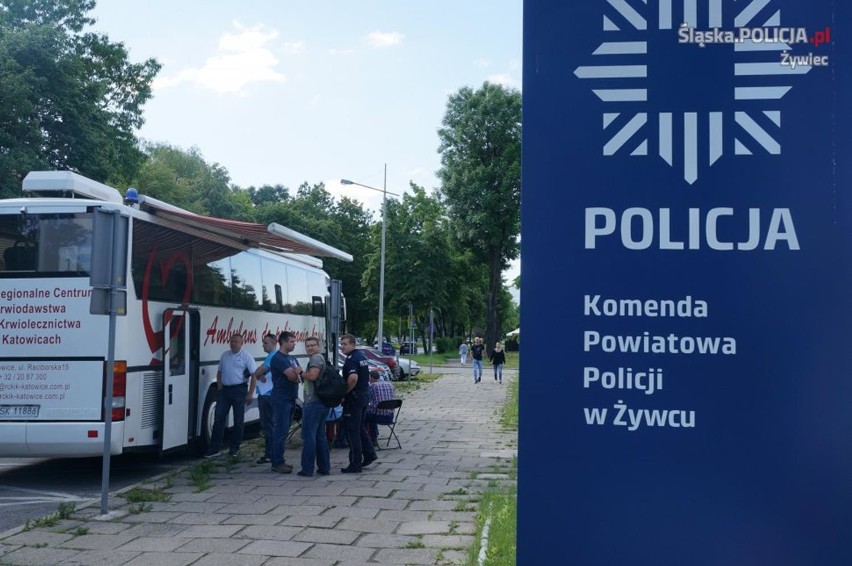 Żywieccy policjanci honorowo oddawali krew [ZDJĘCIA]