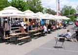 Zlot Food Trucków w Rembertowie. Ciężarówki ze specjałami z różnych zakątków świata zaparkowały w dzielnicy