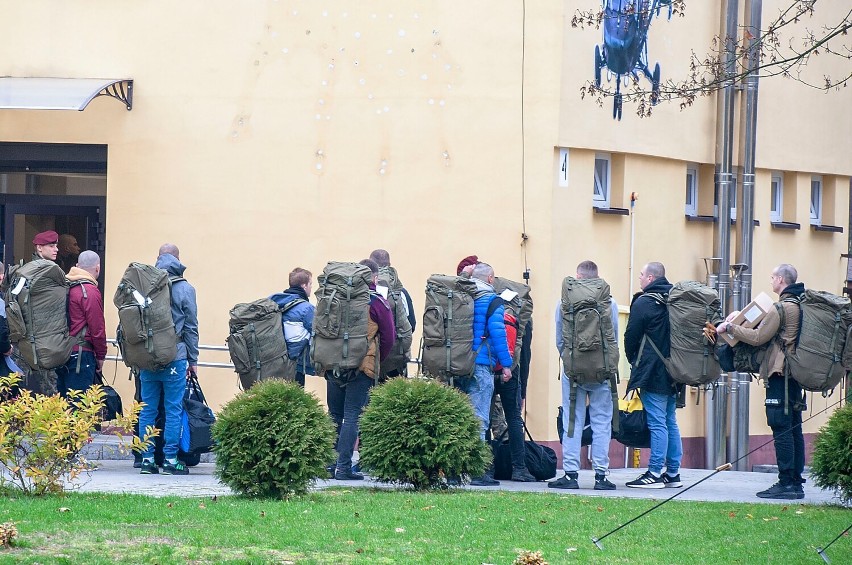 Rozpoczął się kolejny turnus dobrowolnej służby wojskowej w 25 Brygadzie w Tomaszowie. Ostatni w tym roku [ZDJĘCIA]