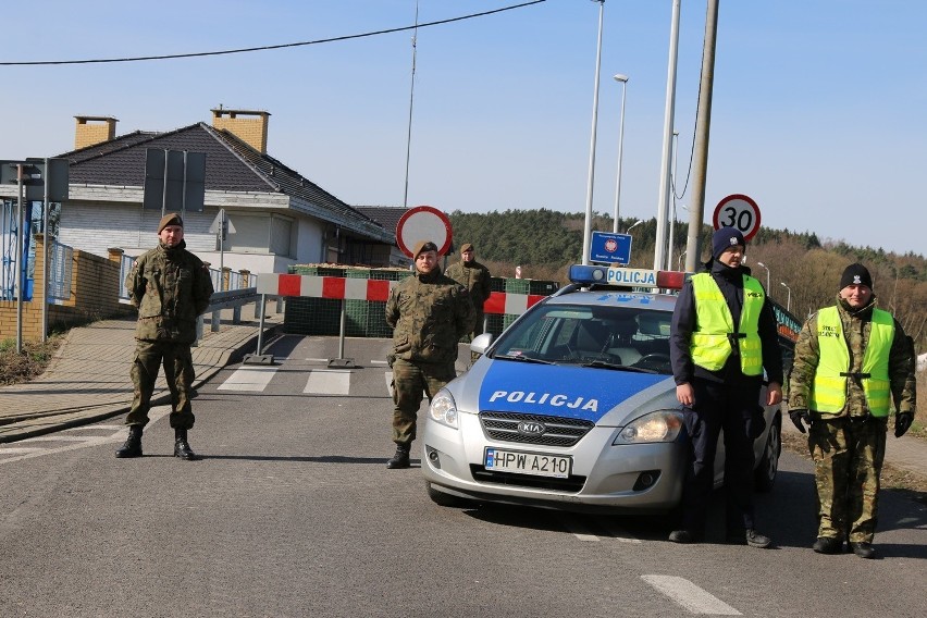 Zachodniopomorscy terytorialsi wspierają strażników granicznych i pomagają weteranom  