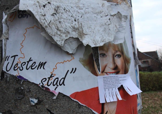 Burmistrz Ustronia zwrócił się  do  pełnomocników komitetów wyborczych o usunięcie plakatów i haseł wyborczych. Przypomniał, że po 9 listopada zostaną one zdjęte przez miasto na  koszt ugrupowań politycznych.