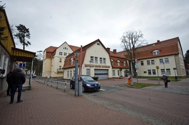 Posady czekają  m. in.  na technika elektrokardiologii, logopedy, magistrów farmacji, a także sanitariuszy i pielęgniarek.