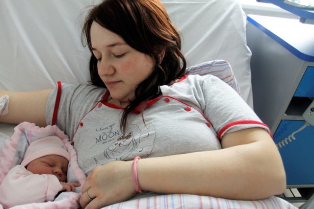 Mia Daniluk z Białogóry. Na zdjęciu razem z mamą Aliną.
ur. 24.02.2019 r.
godz. 11:25
3490 g
57 cm
Szpital w Pucku