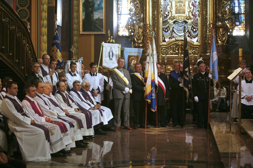 3 Maja
W piątek w Sosnowcu odbywać się będą oficjalne...