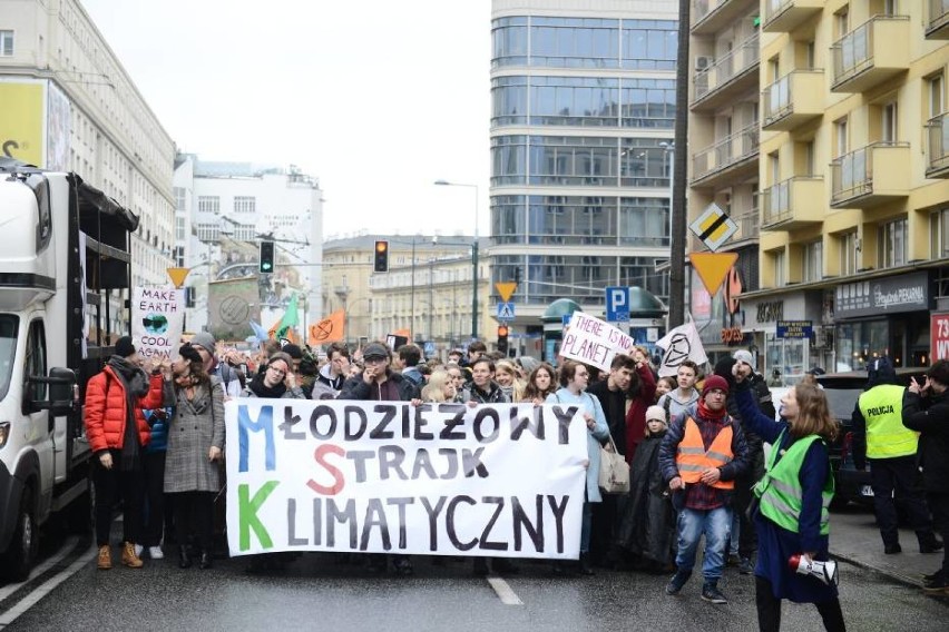 Młodzieżowy Strajk Klimatyczny, Warszawa. Kolejny protest 20 września. "Nie damy sobie zabrać przyszłości"