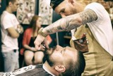 Mistrzowie fryzjerstwa przyjechali do Kalisza na pierwsze urodziny salonu Hovel Barber Shop ZDJĘCIA