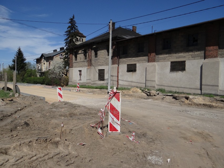 Trwa remont ulicy Kraszewskiego w Radomsku. Kierowców obowiązują objazdy [ZDJĘCIA]