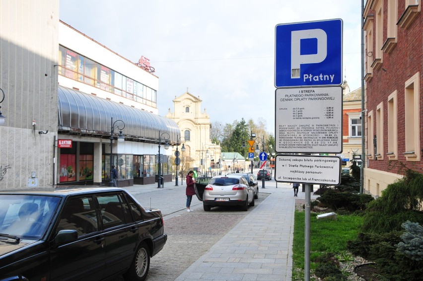 Zmieniają się godziny płatnego parkowania w Krośnie. Zmiany dotyczą też abonamentów