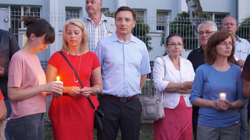 Protest w Jastrzębiu: przed sądem zapłonęły świeczki