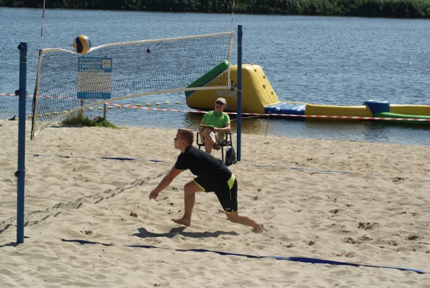 Turniej siatkówki plażowej w Śremie