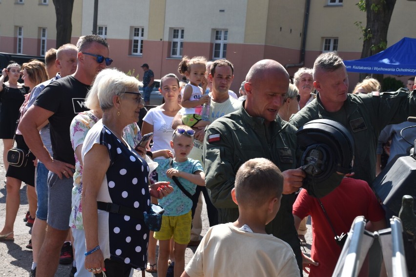 Piknik ,,Zostań Żołnierzem RP" 2022 w Pleszewie. Pokaz...