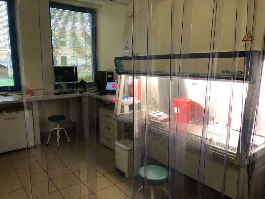 Koronawirus. Laboratorium Covid-19 w szpitalu w Radomsku