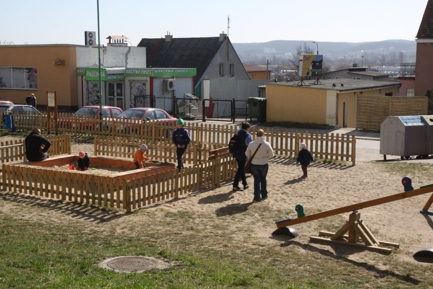Gdynia Pogórze: Bar piwny kontra plac zabaw przy ul. Unruga. Mieszkańcy protestują u wiceprezydent