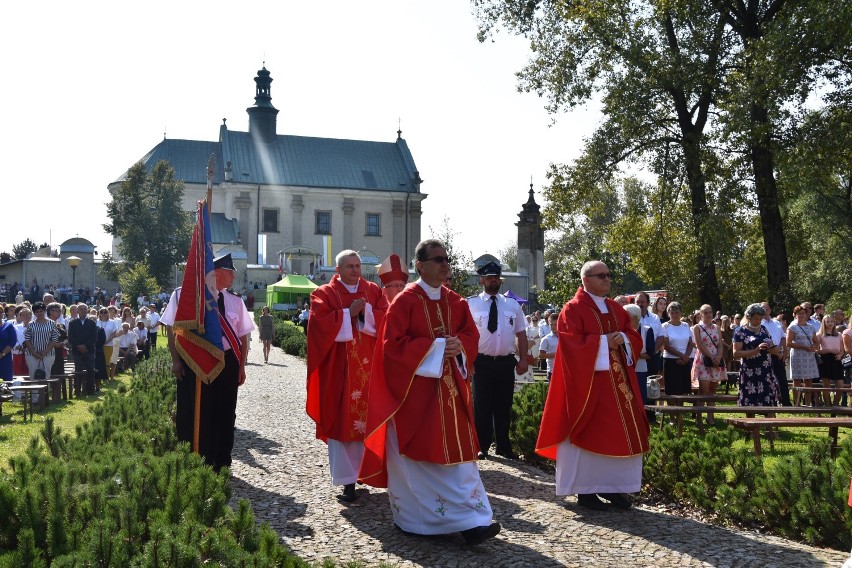 Odpustowej sumie w sanktuarium w Kobylance przewodniczył biskup Jan Niemiec
