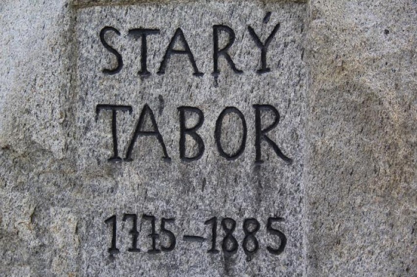 Nadleśnictwo Syców zrewitalizowało zabytkowy obelisk w dawnej wsi Stary Tabor
