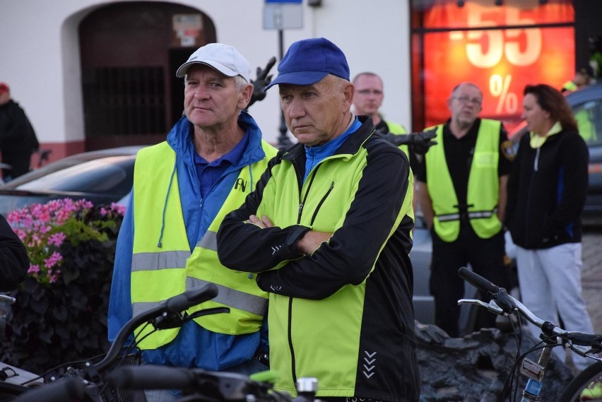 Kolumna rowerowa mieszkańców Skierniewic ruszyła w trasę...