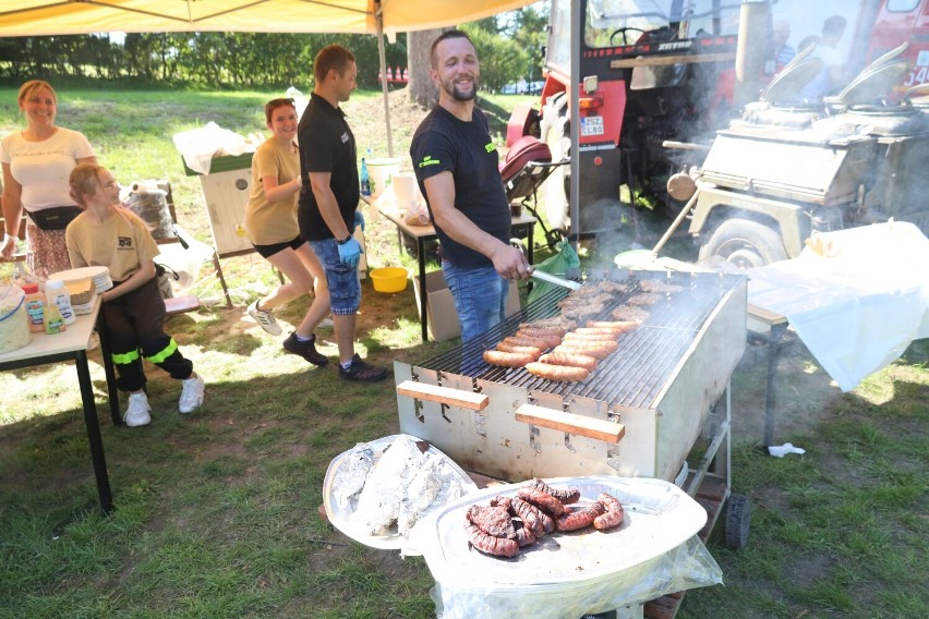 Strażacy przy grillu