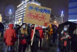 Strajk kobiet w Katowicach [ZDJĘCIA] Kolejny protest pod hasłem „To jest wojna”. Kilkutysięczny tłum przeszedł przez miasto