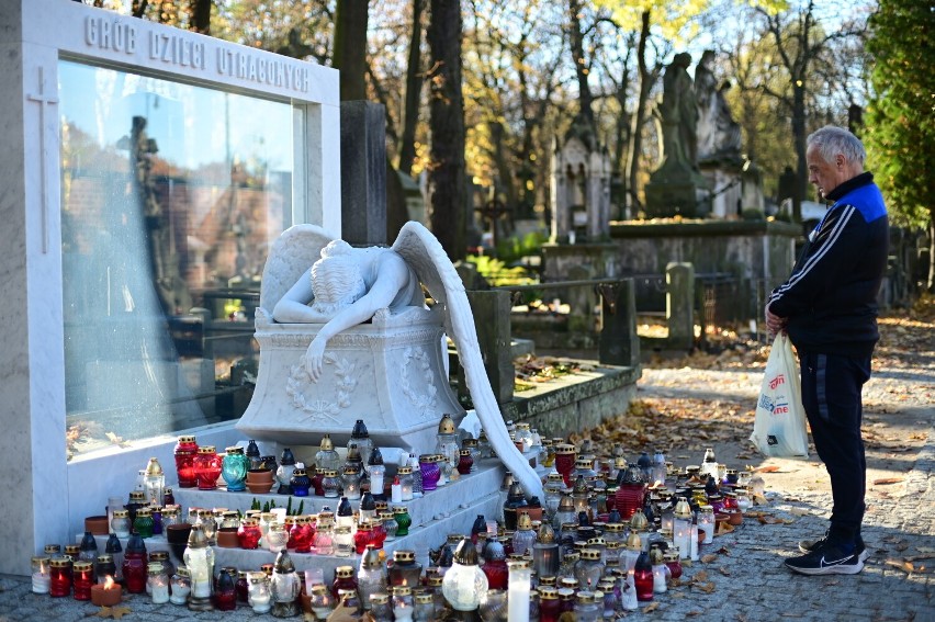 W Warszawie na terenie Starych Powązek stanął nowy pomnik...