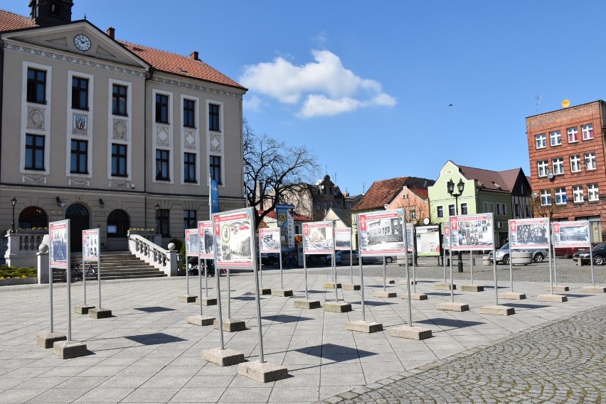 Grodzisk Wielkopolski: Na grodziskim Starym Rynku stanęła wystawa poświęcona 100 Rocznicy Wybuchu Powstania Wielkopolski