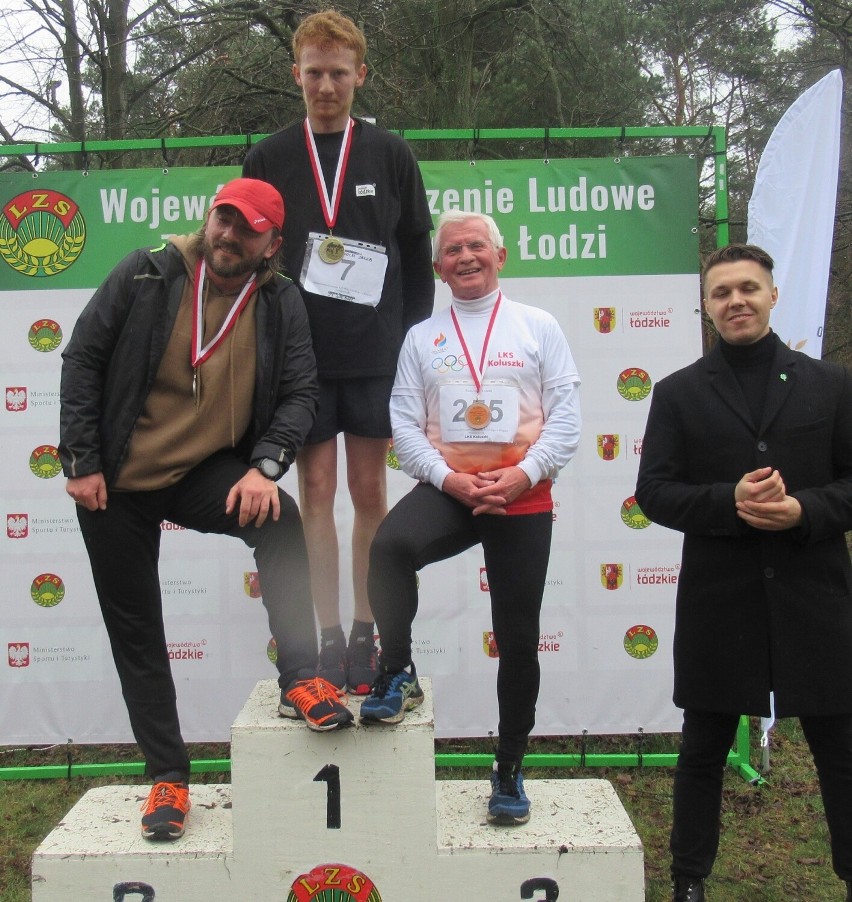Dwa brązowe medale zawodników LKS Koluszki w Wojewódzkich Mistrzostwach LZS w przełajach