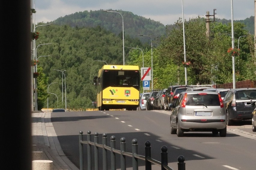 Wałbrzych: Dlaczego tak wiele kursów autobusów komunikacji miejskiej wypada? I czy bilety zdrożeją?