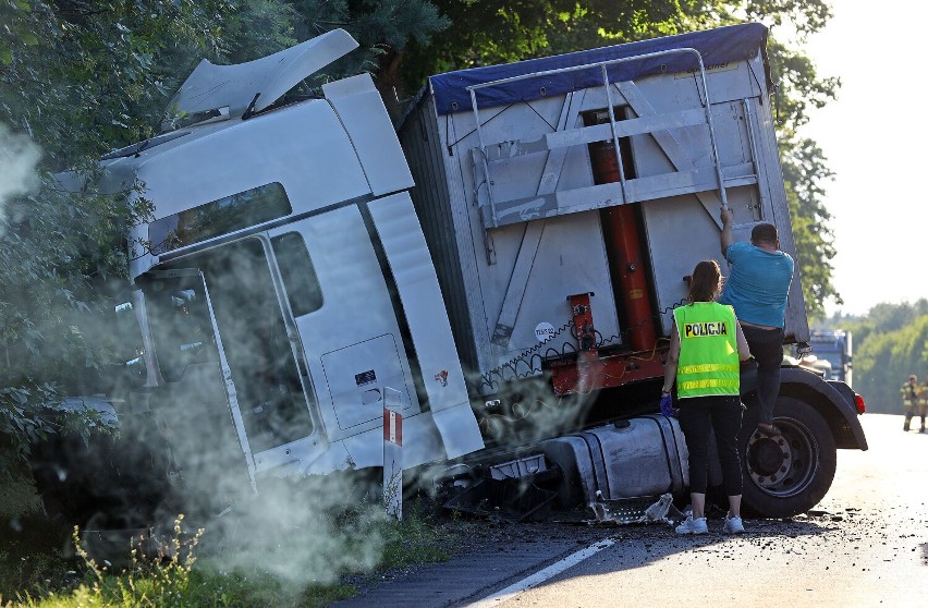 Śmiertelny wypadek na DK 74 w gminie Sulejów