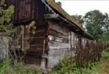 Gmina Zbąszyń. Urbex. Stary opuszczony dom w lesie. Miejsce tajemnicze, pełne uroku! W naszej gminie są takie perełki! [Zobacz zdjęcia]