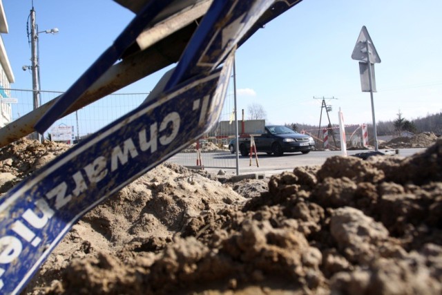 Urzędnicy podkreślają, że poprowadzenie ul. Chwarznieńskiej łukiem i ominięcie Witomina kosztowałoby minimum 150 mln zł. To dwie trzecie rocznego budżetu Gdyni na inwestycje.