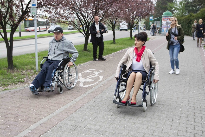 "Jastrzębie-Zdrój bez barier" - co miasto robi dla niepełnosprawnych? Odbył się audyt i konferencja [WYNIKI I ZDJĘCIA]
