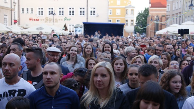 Dni Opola 2018. Koncert zespołu Sound'n'Grace przyciągnął w niedzielę tłumy opolan na Rynek